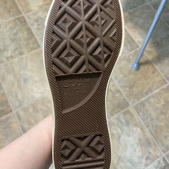 Never worn brand new - Picture 4 of 4